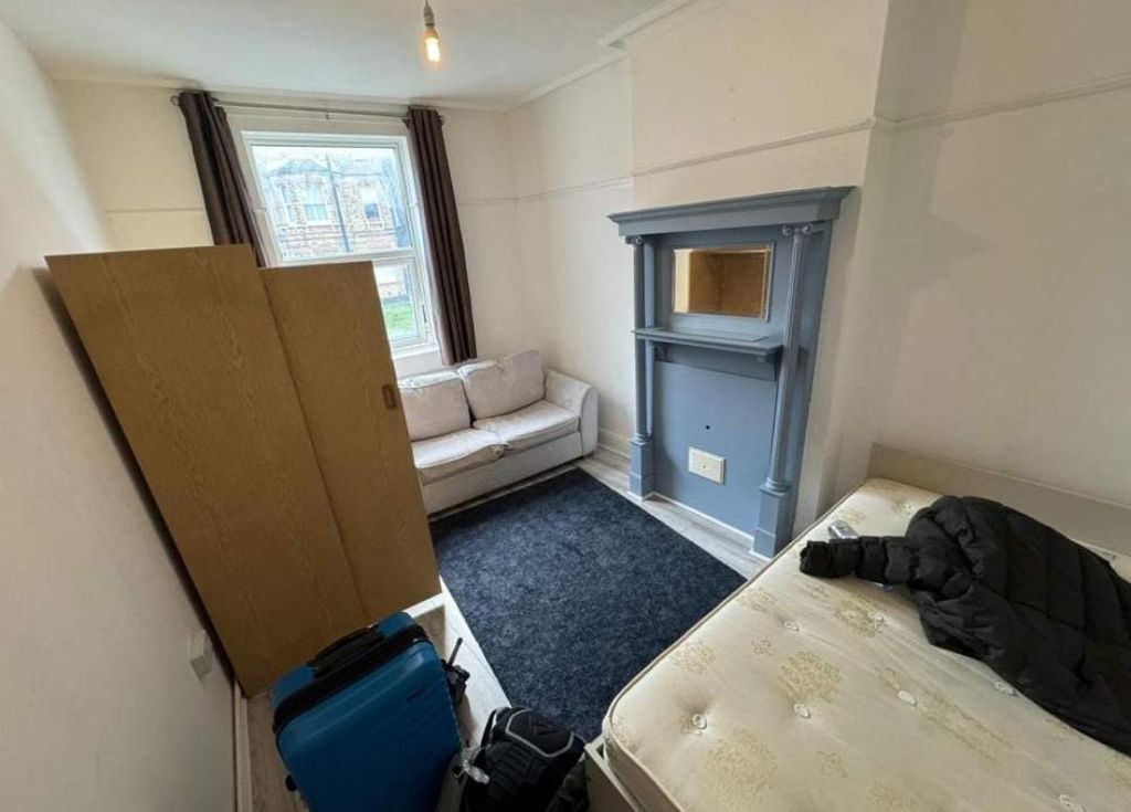 Property photo 1 of 2