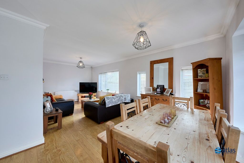 Property photo 3 of 19 Lounge/Dining Area