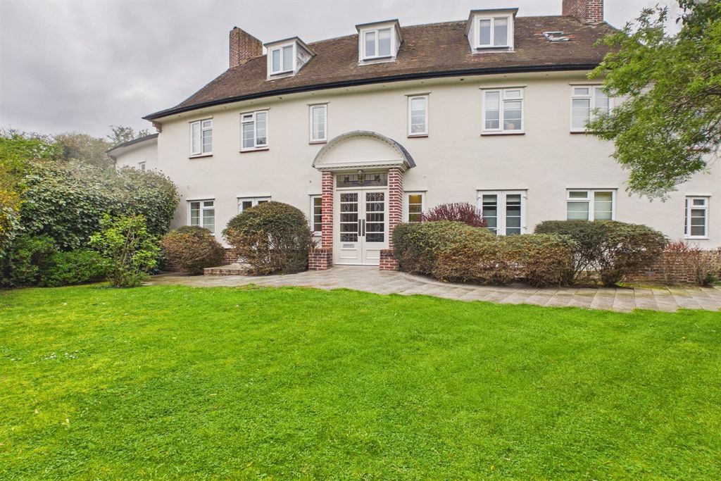 Property photo 1 of 13 External