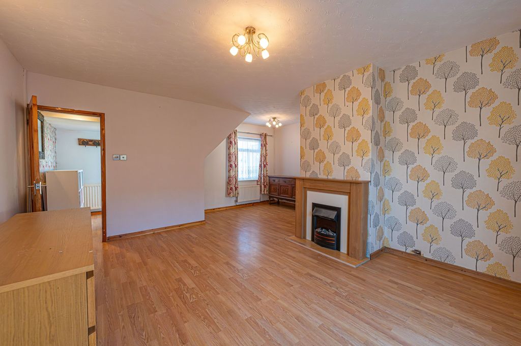 Property photo 3 of 36