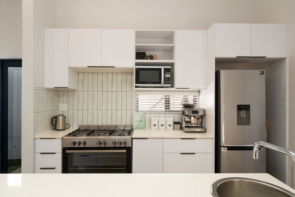 Property photo 3 of 37 St1728073