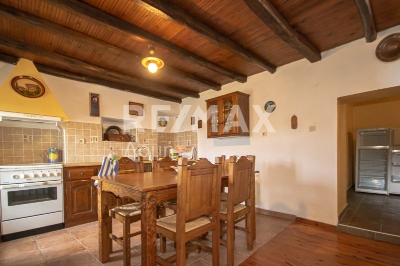 Property photo 3 of 25