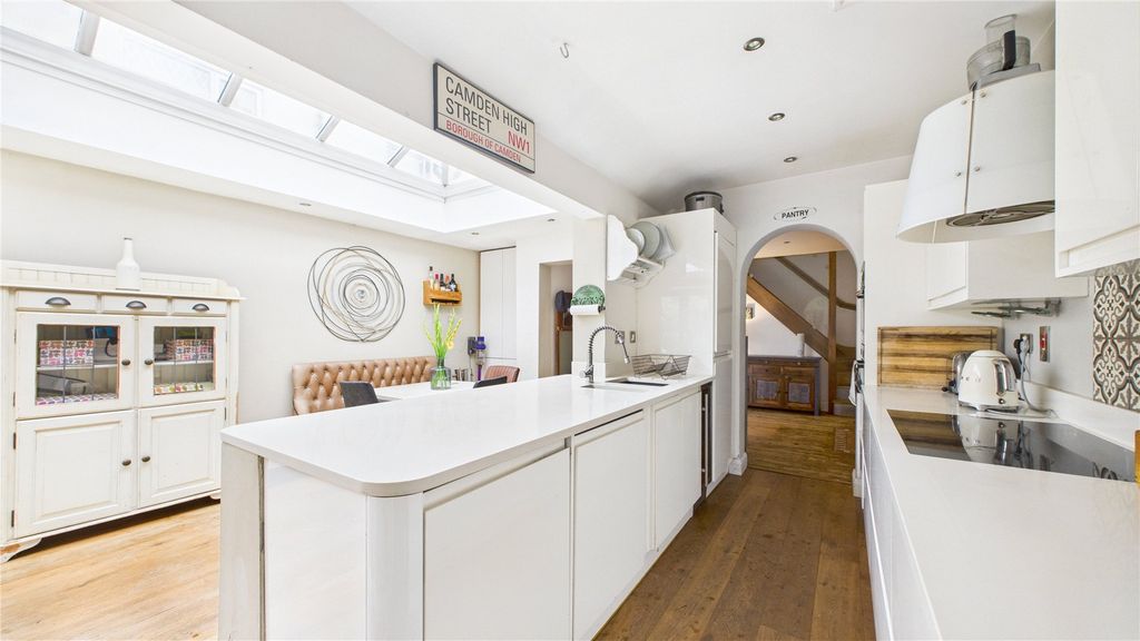 Property photo 2 of 16 Picture 2