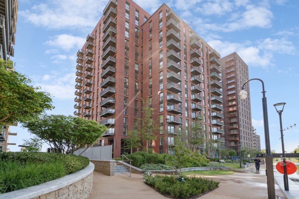 Property photo 1 of 19 External