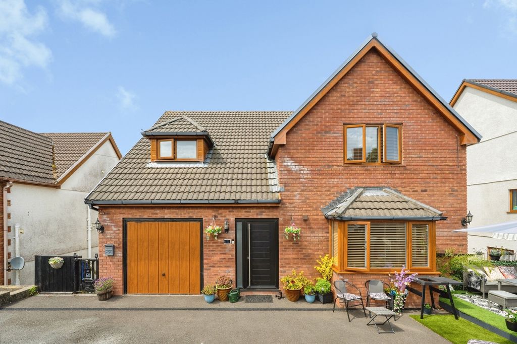 Property photo 1 of 35 Pbox-Img.Jpg