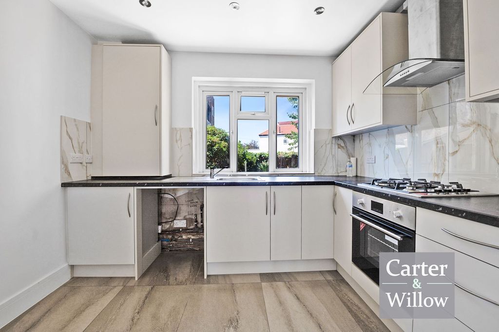 Property photo 3 of 13 Kitchen 