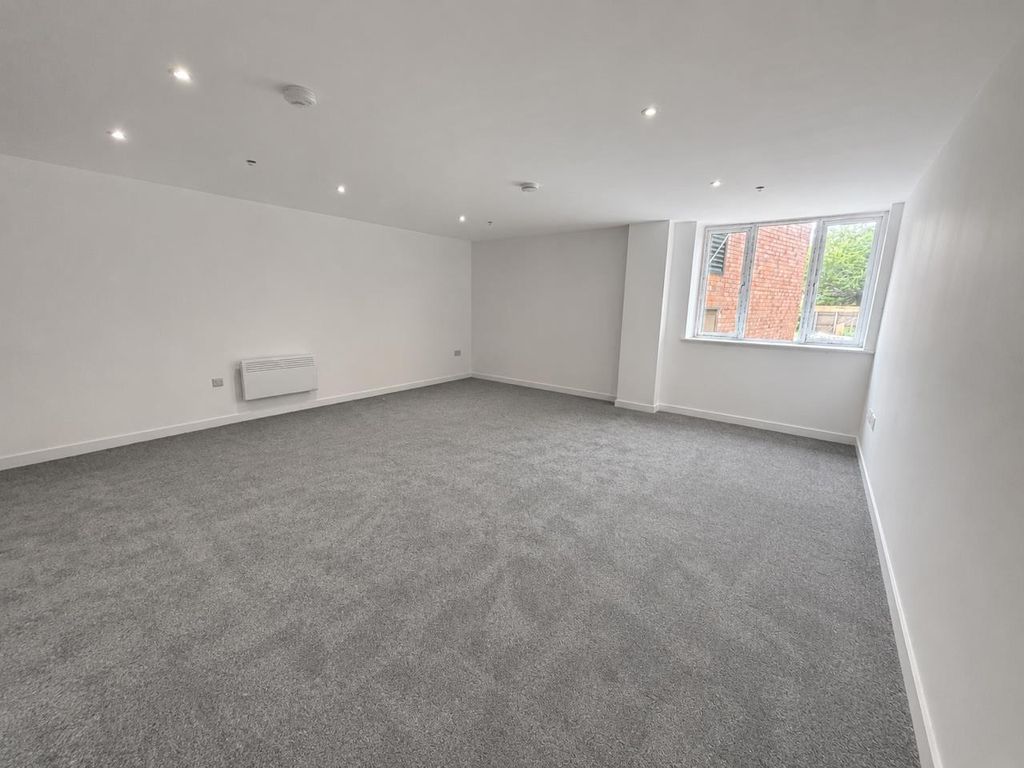 Property photo 1 of 6 Living Room