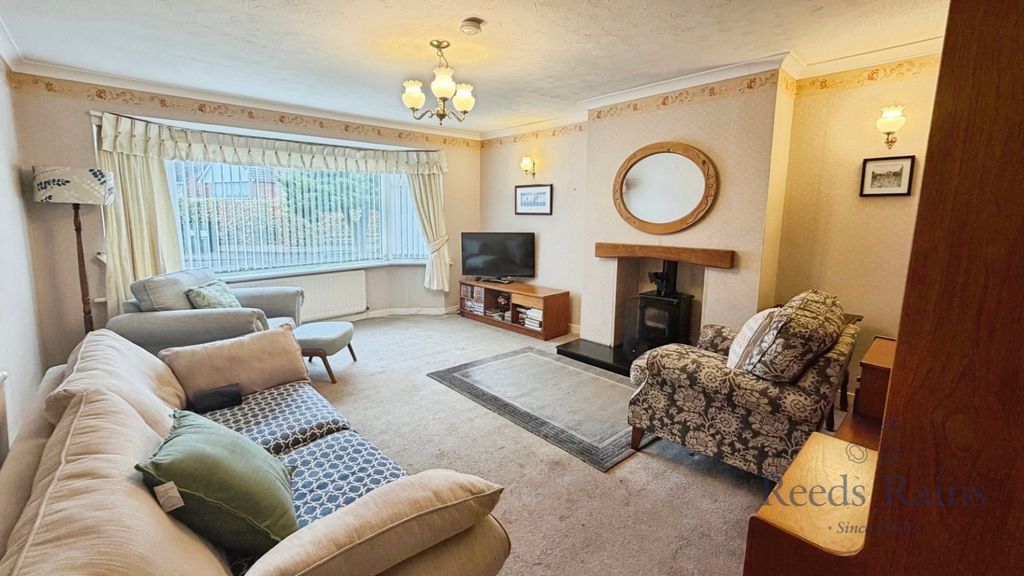 Property photo 2 of 9 Lounge