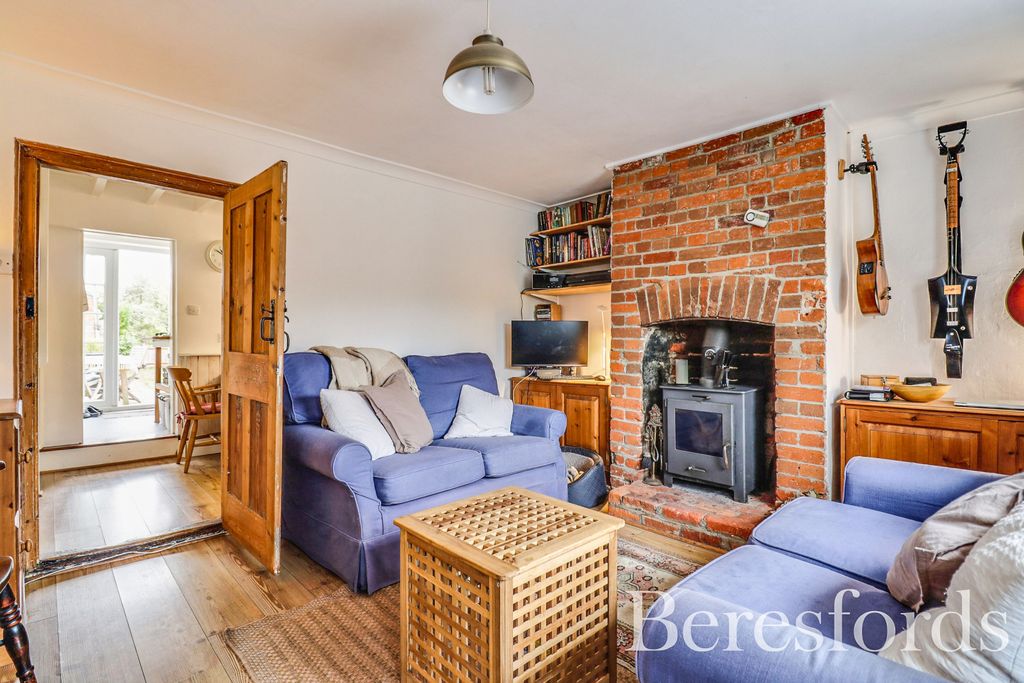 Property photo 2 of 24 Lounge