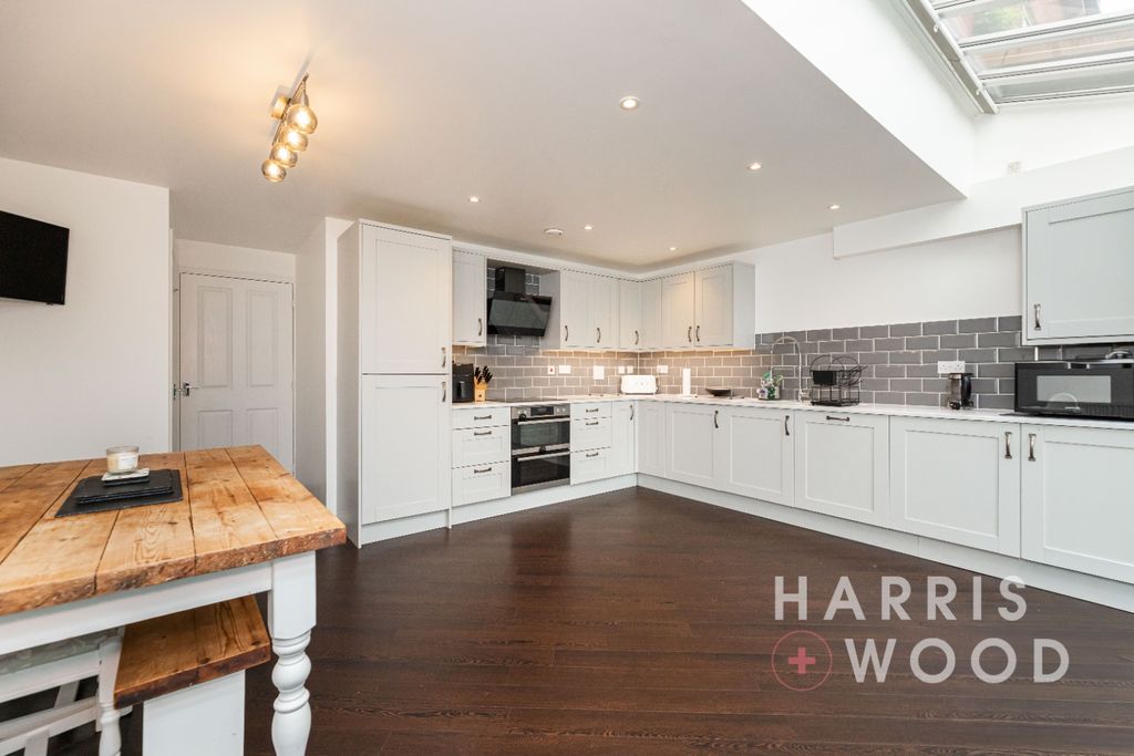 Property photo 2 of 27 4572264