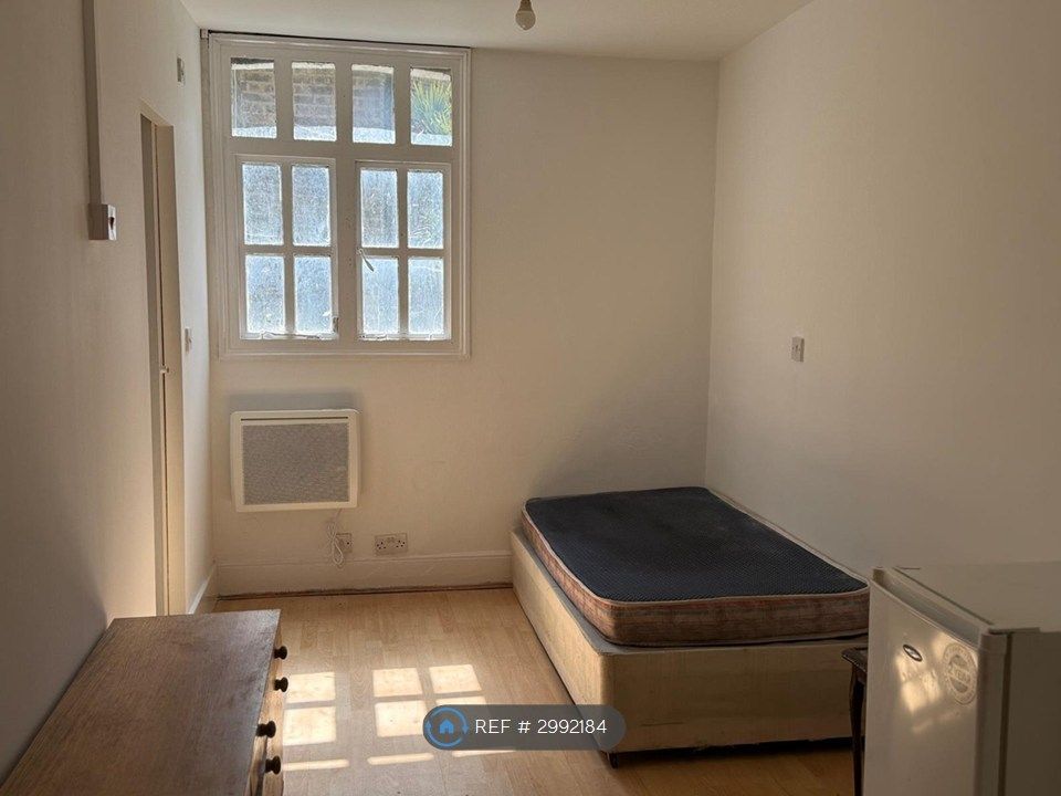 Property photo 1 of 4 Main Room