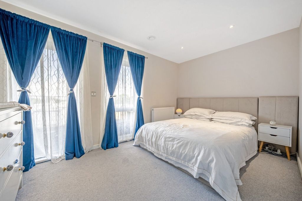 Property photo 3 of 10 Picture No. 25