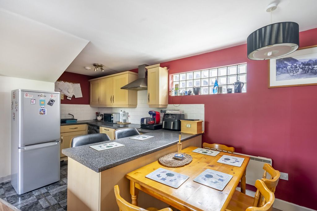 Property photo 2 of 11 Kitchen