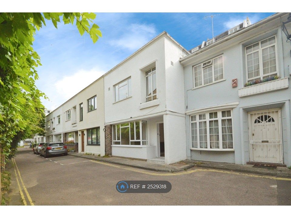 Property photo 1 of 16 2 Rede Place