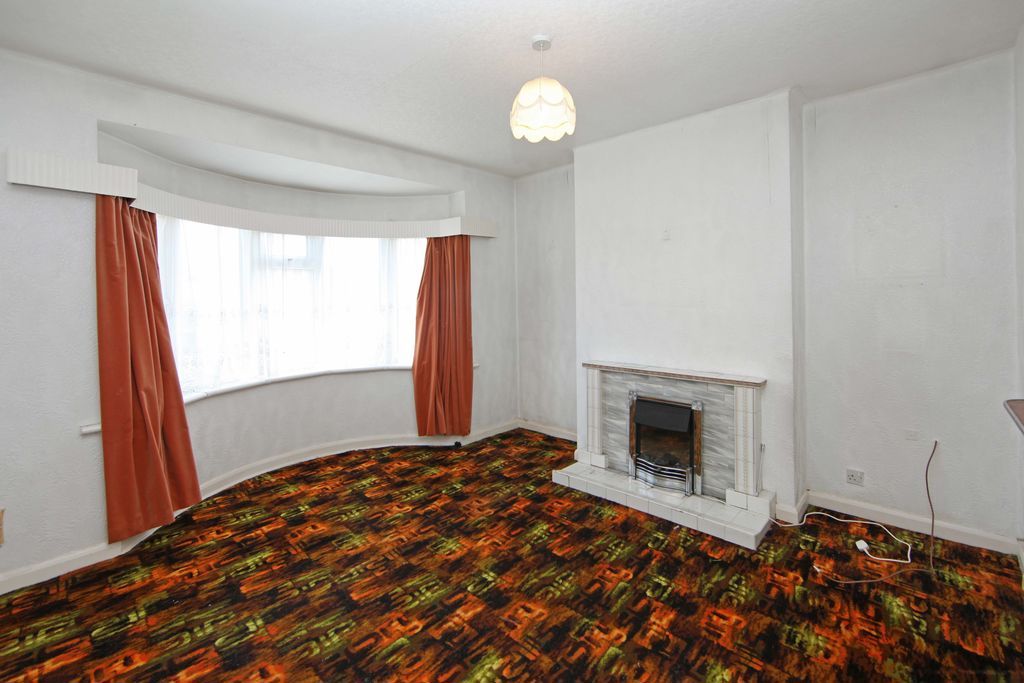 Property photo 3 of 17 Photo 8