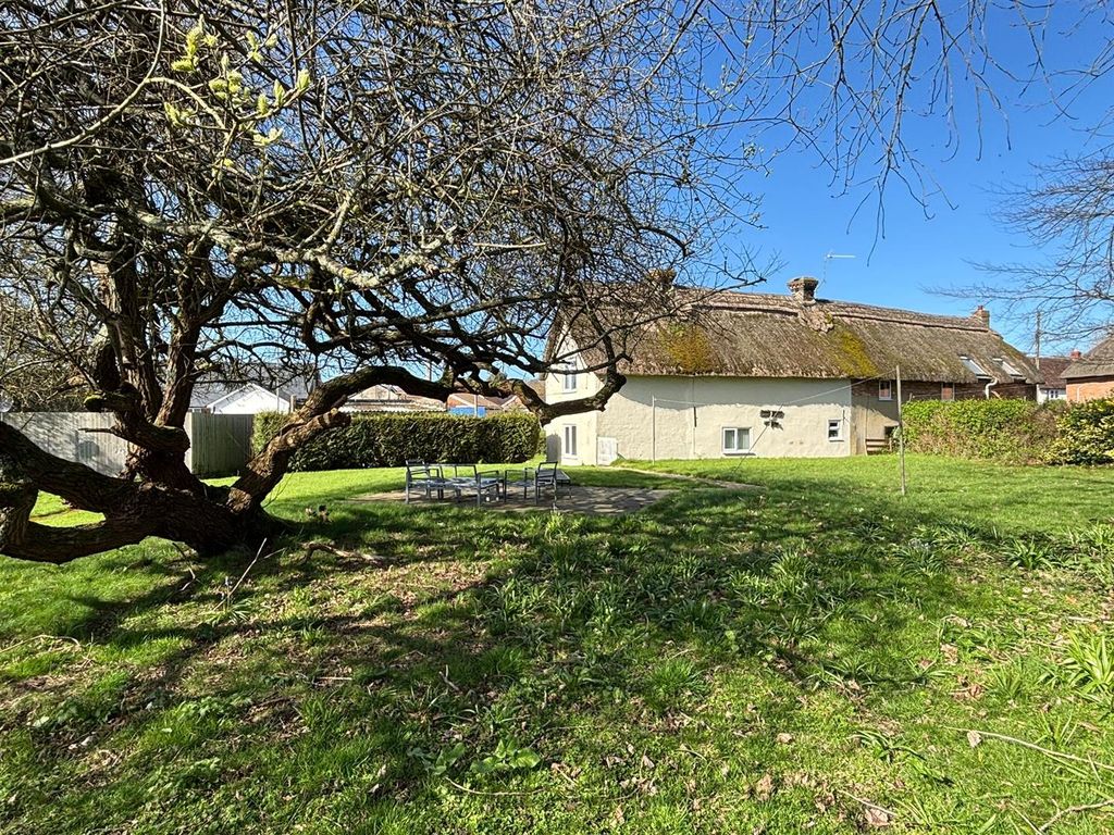 Property photo 2 of 19 7A81Effc-Ebbd-4500-A2Bd-23d96418Ae94.Jpeg