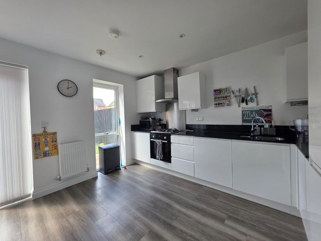 Property photo 2 of 14 5.Jpg
