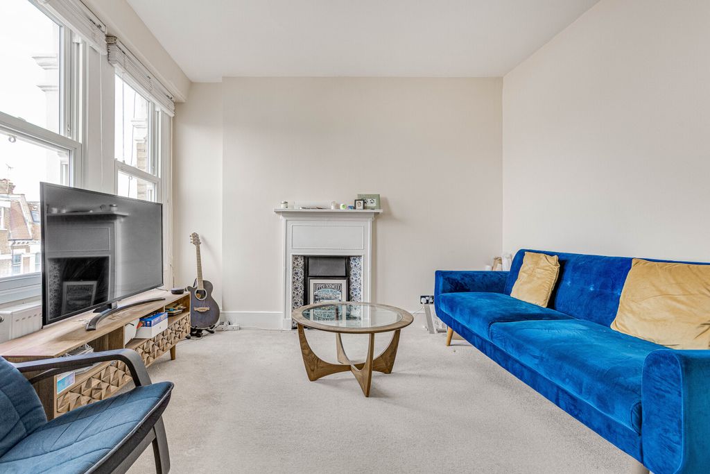 Property photo 2 of 6