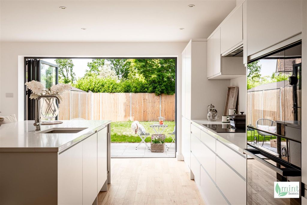 Property photo 1 of 25 Bourneside Road - Watermark-12.Jpg