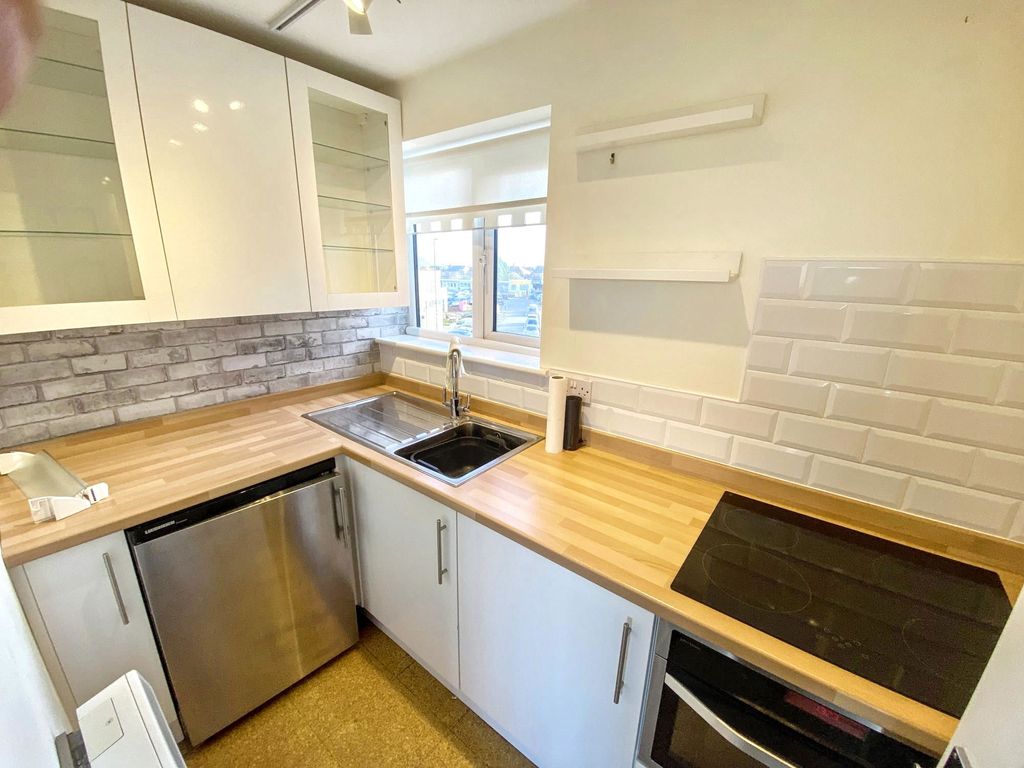 Property photo 3 of 7