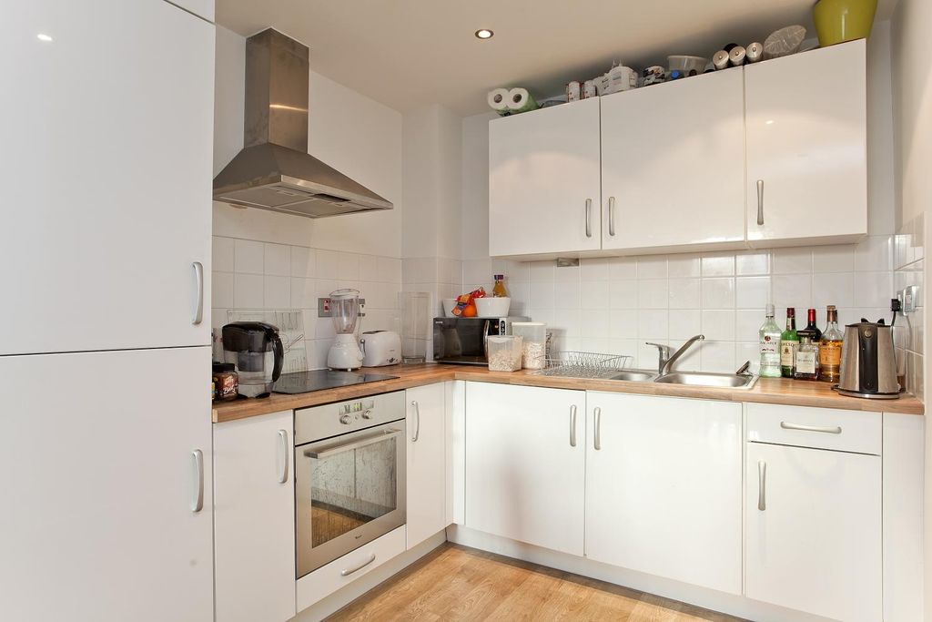 Property photo 3 of 5 Kitchen