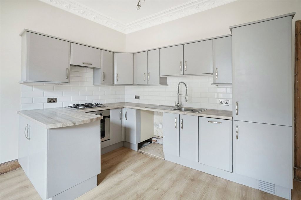 Property photo 3 of 17 Picture No. 06