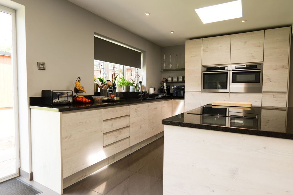 Property photo 3 of 31