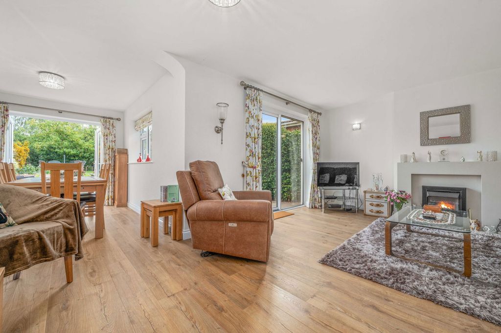 Property photo 2 of 20