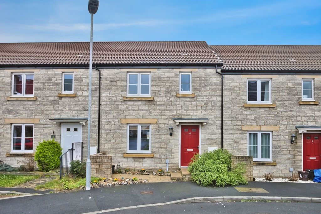 Property photo 1 of 15 Front