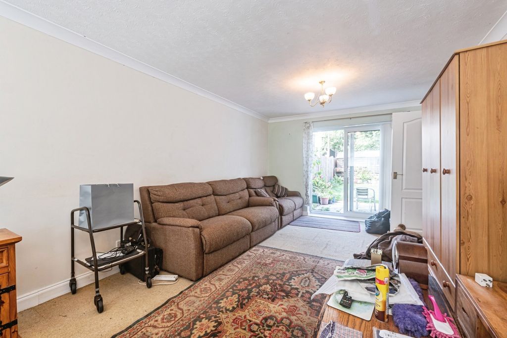 Property photo 2 of 17 Photo