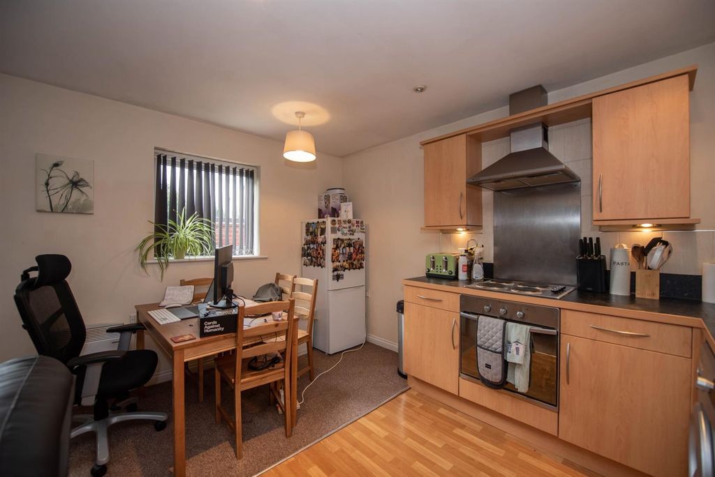 Property photo 3 of 8