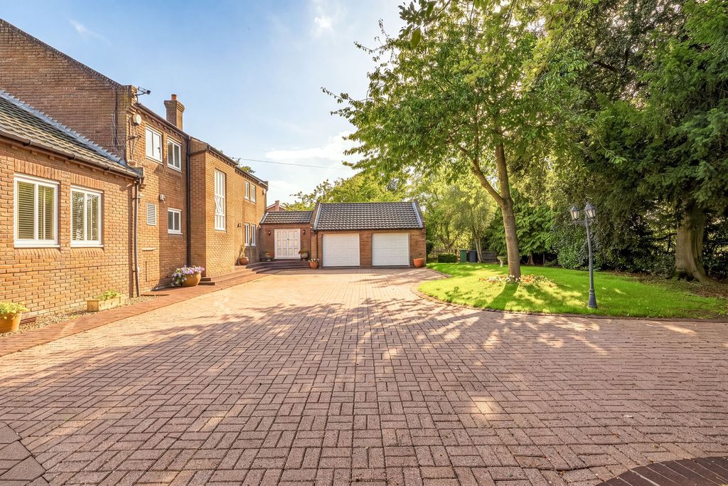 Property photo 3 of 45