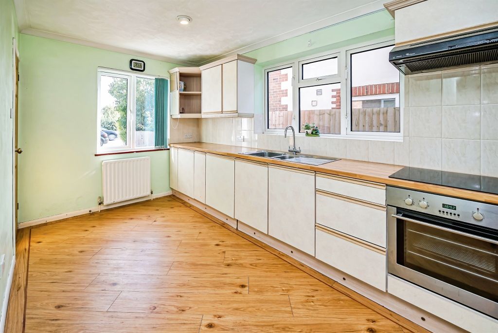 Property photo 3 of 16