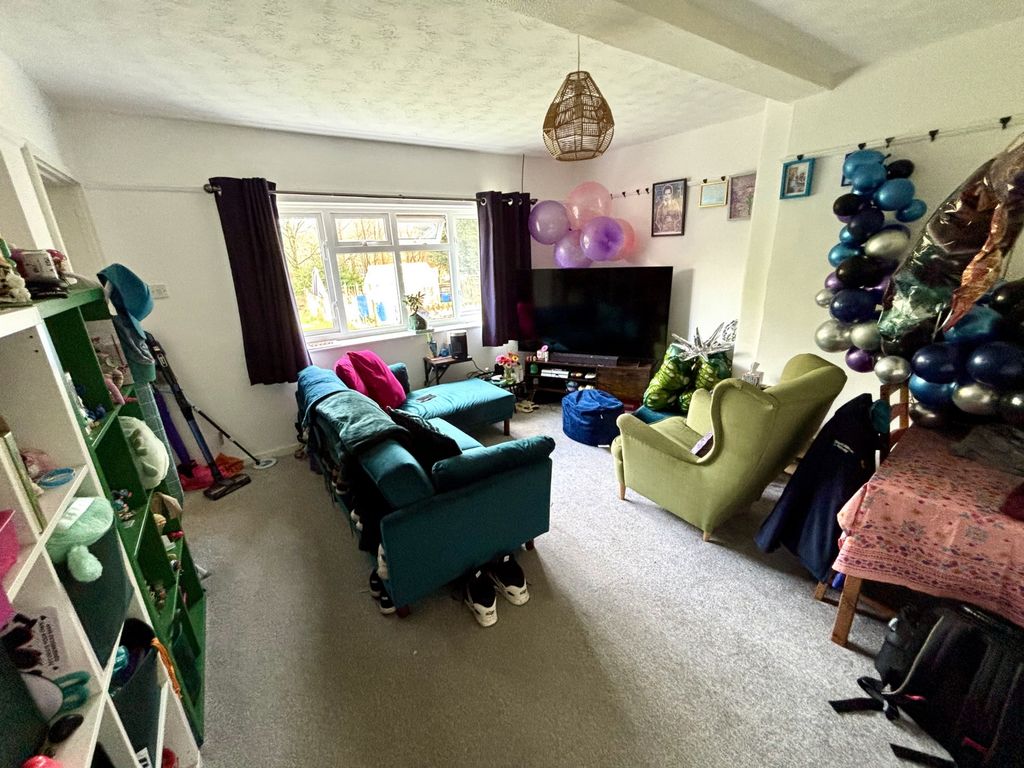 Property photo 3 of 18 Photo 12