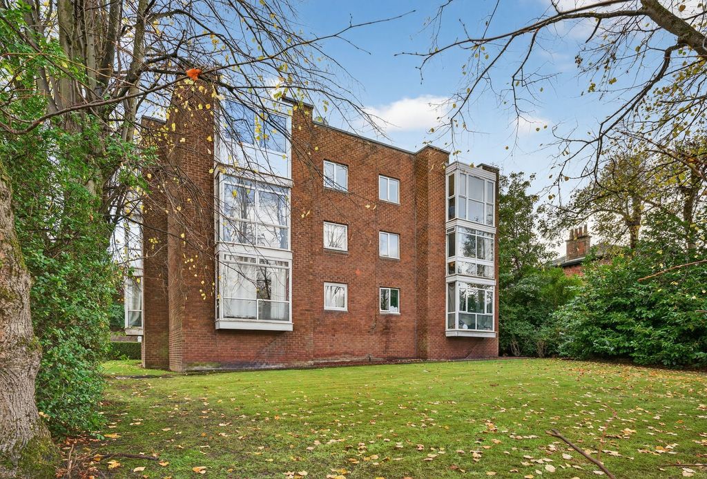 Property photo 1 of 33