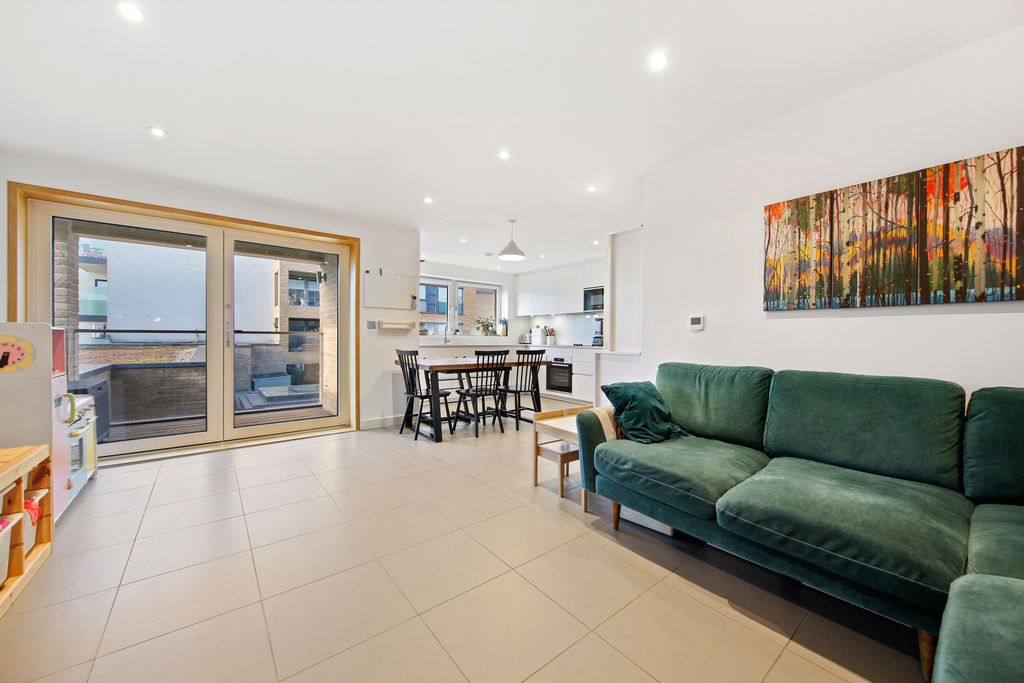 Property photo 3 of 18 Gallery