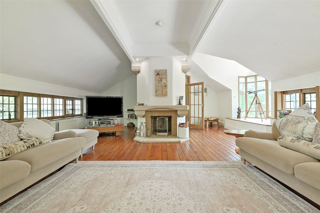 Property photo 2 of 27 Family Room