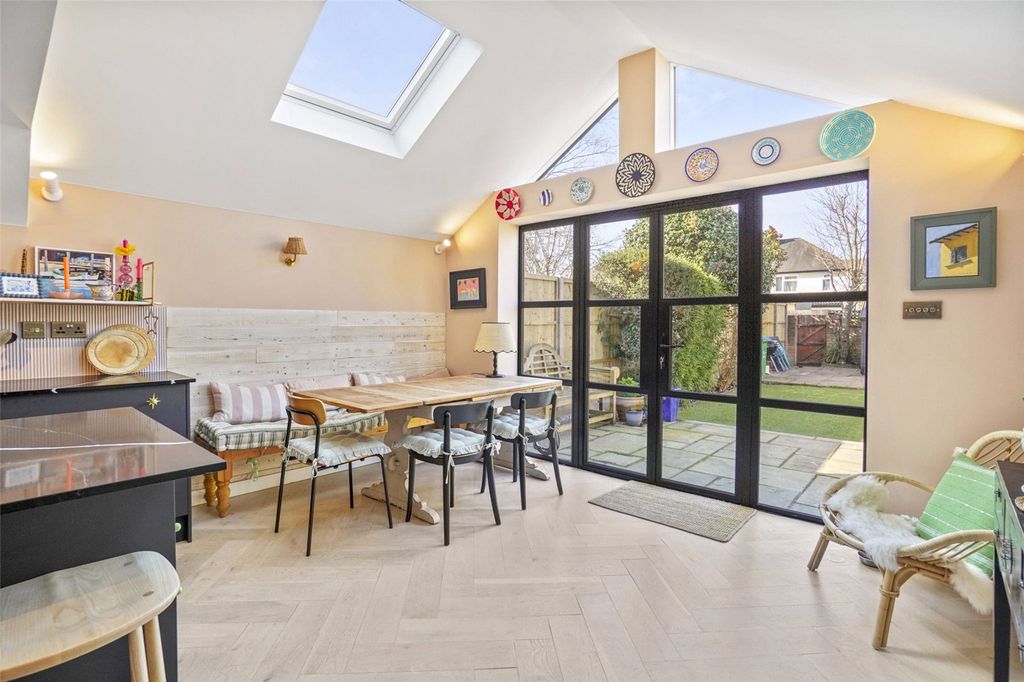 Property photo 3 of 14 Picture No. 12