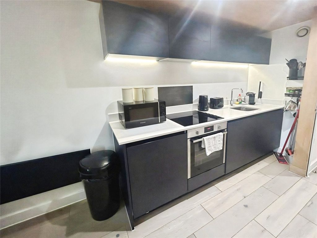 Property photo 3 of 7 Picture No. 04