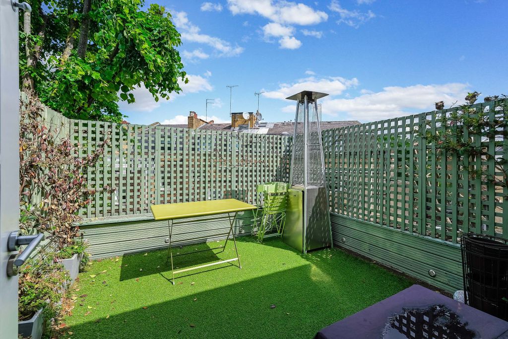 Property photo 2 of 12