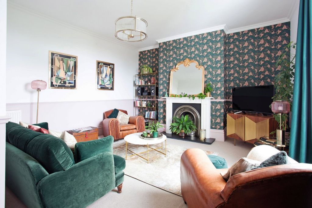 Property photo 3 of 14 Sitting Room