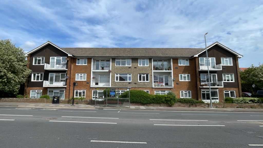 Property photo 1 of 12 Flat 20, Benfield Court, Old Shoreham Road, Portslade, Brighton, Bn41 1Xt
