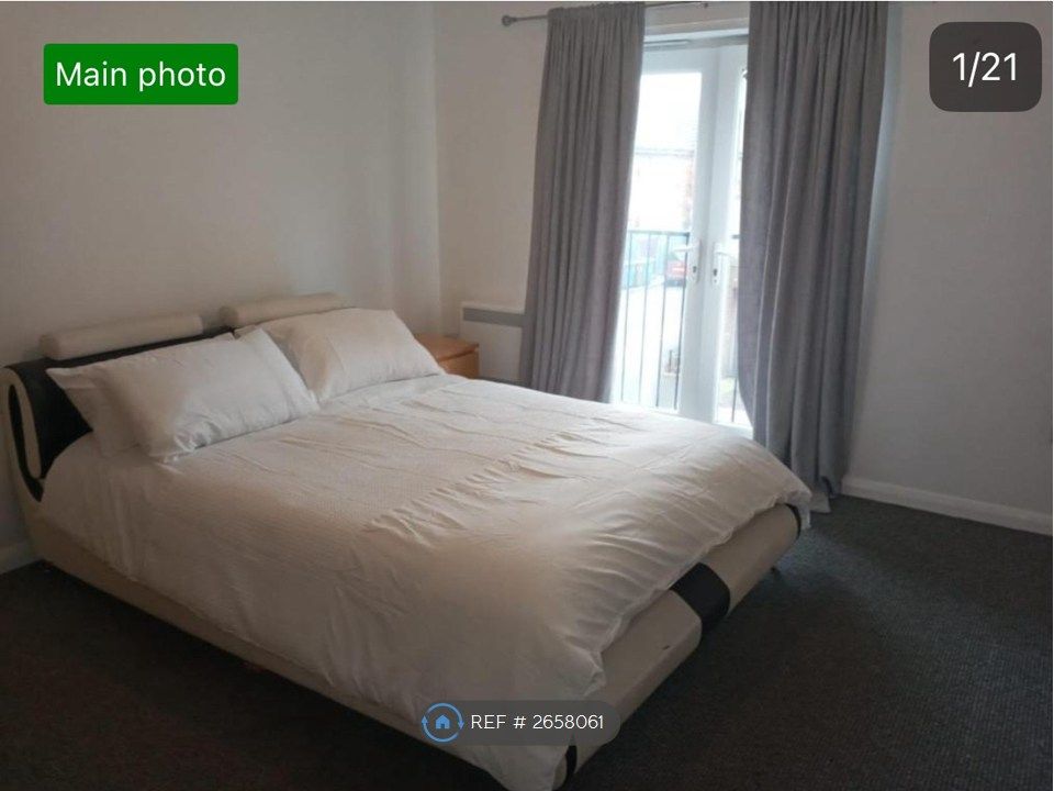 Property photo 1 of 7 Main Bathroom With Ensuit