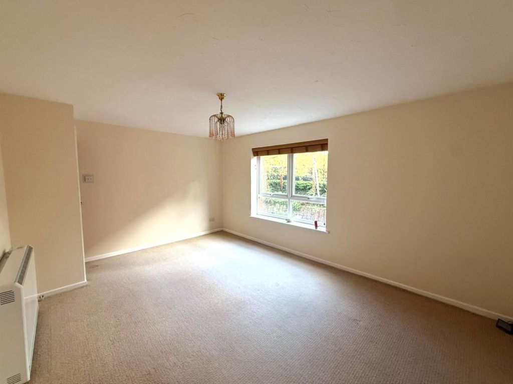 Property photo 1 of 6 2Fdd510E-2Bdd-450E-8F2A-2Abe8Cbfb35E.Jpeg