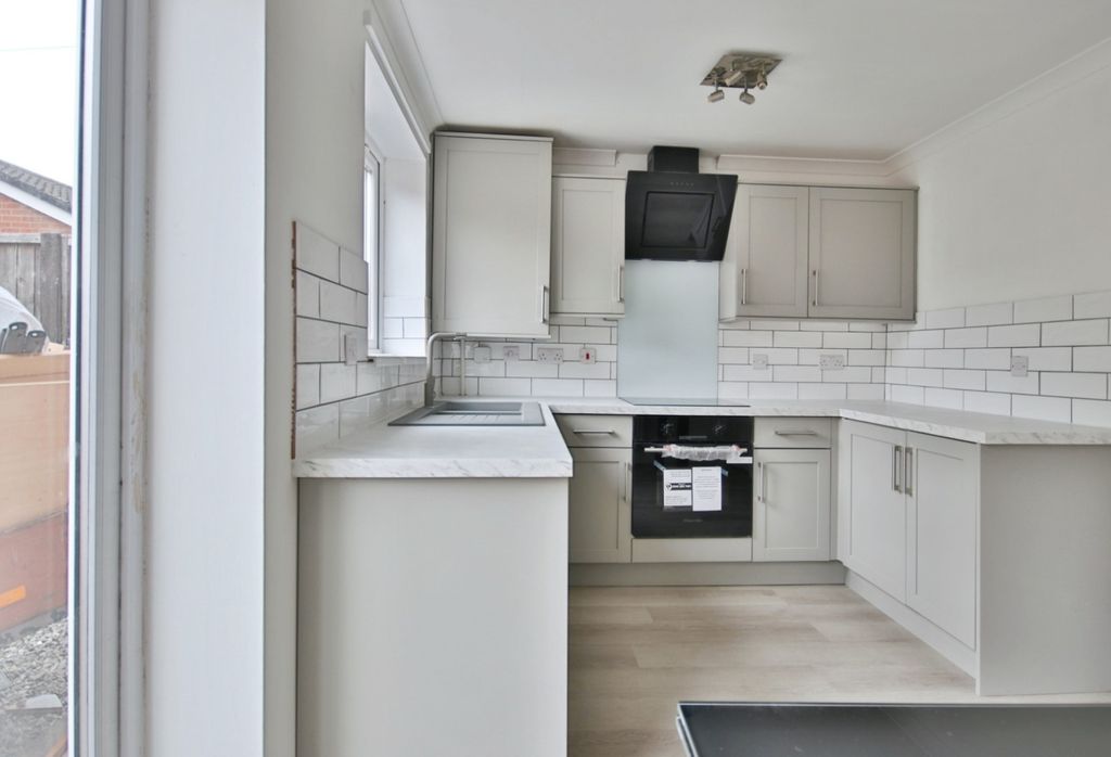 Property photo 2 of 14 4196364