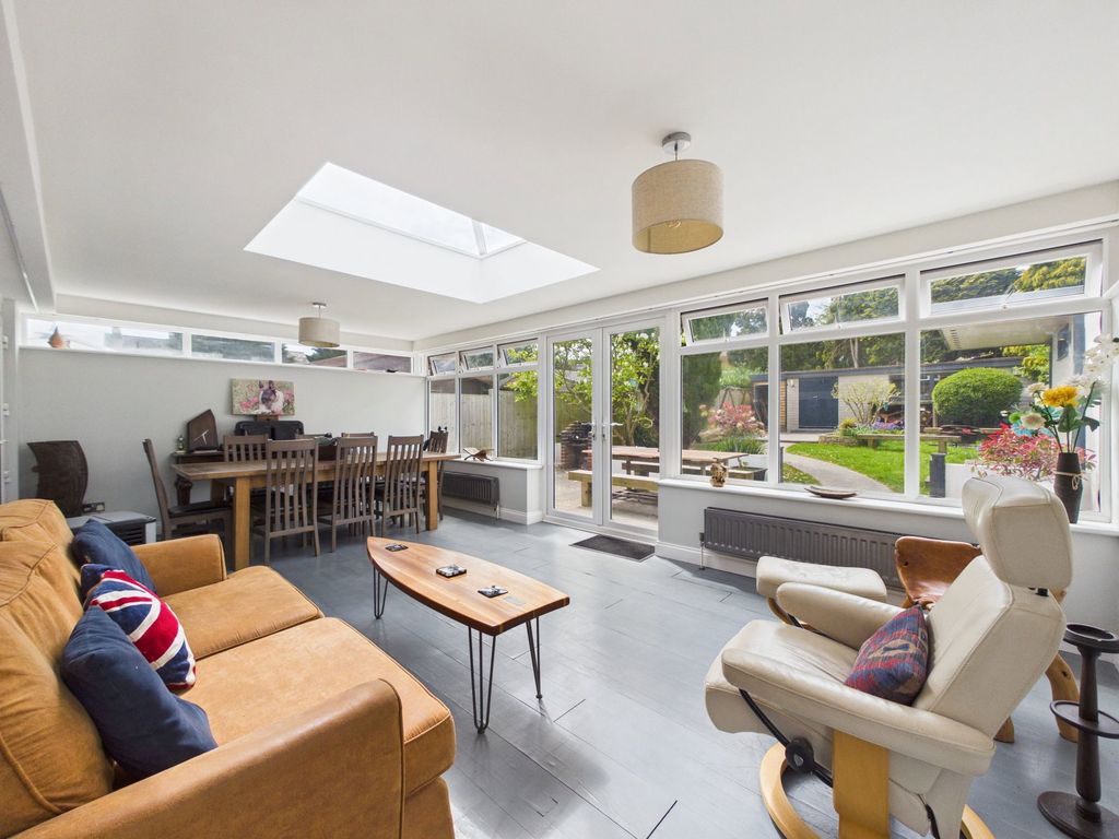 Property photo 2 of 35