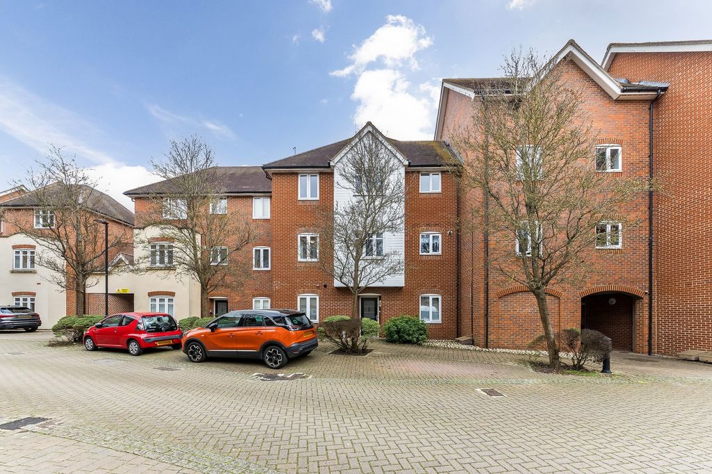 Property photo 1 of 18