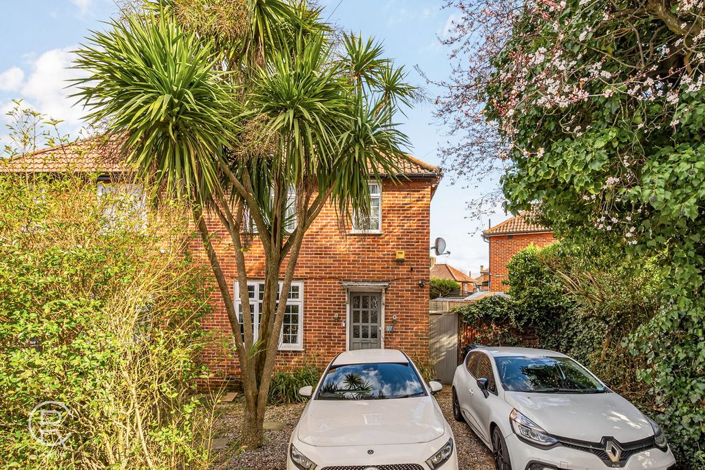 Property photo 2 of 11