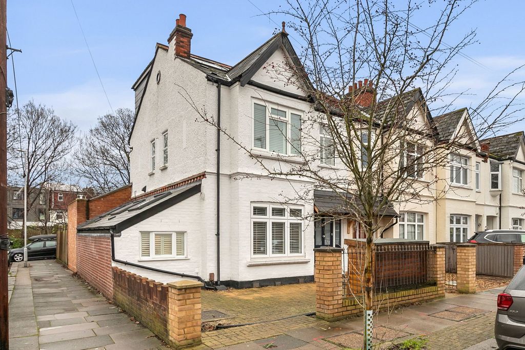 Property photo 1 of 16