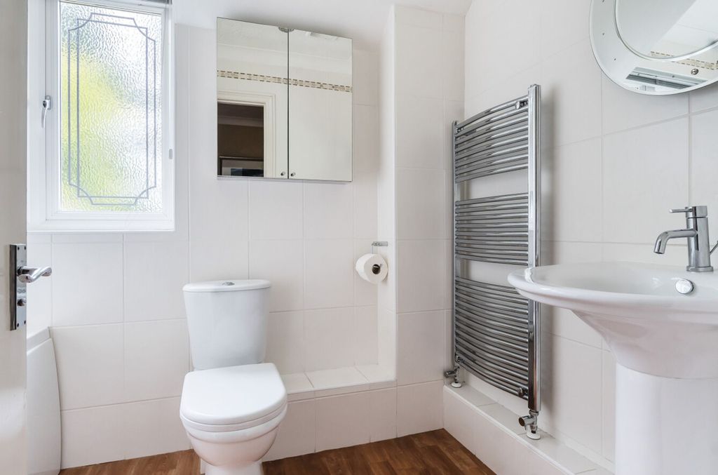 Additional image 16 of 5 bed detached house for saleHoggarth Close, Petersfield GU31